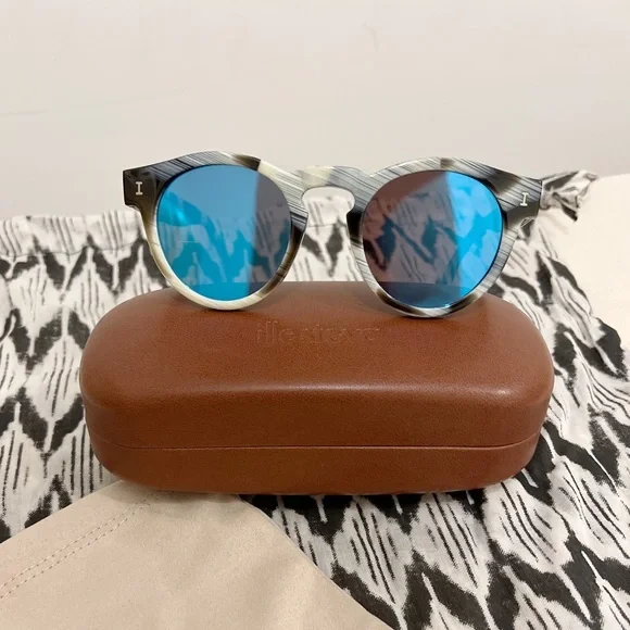 Illesteva Sunglasse with case- EUC illesteva | Handmade Italian Sunglasses and Opticals main image 3